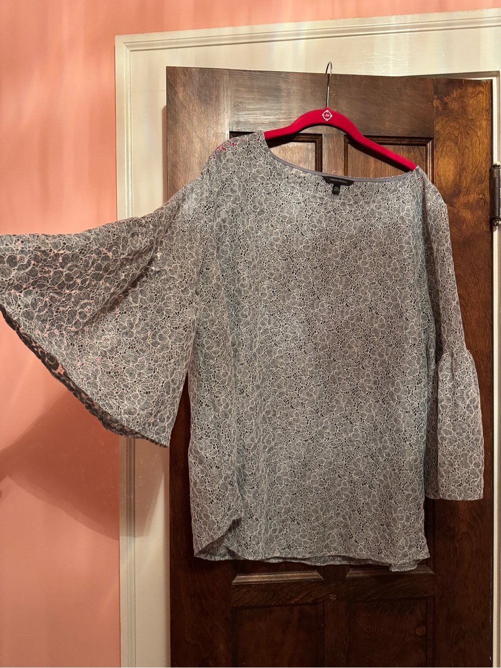 Banana Republic Gray Lace-Effect Bell Sleeve Blouse🩷